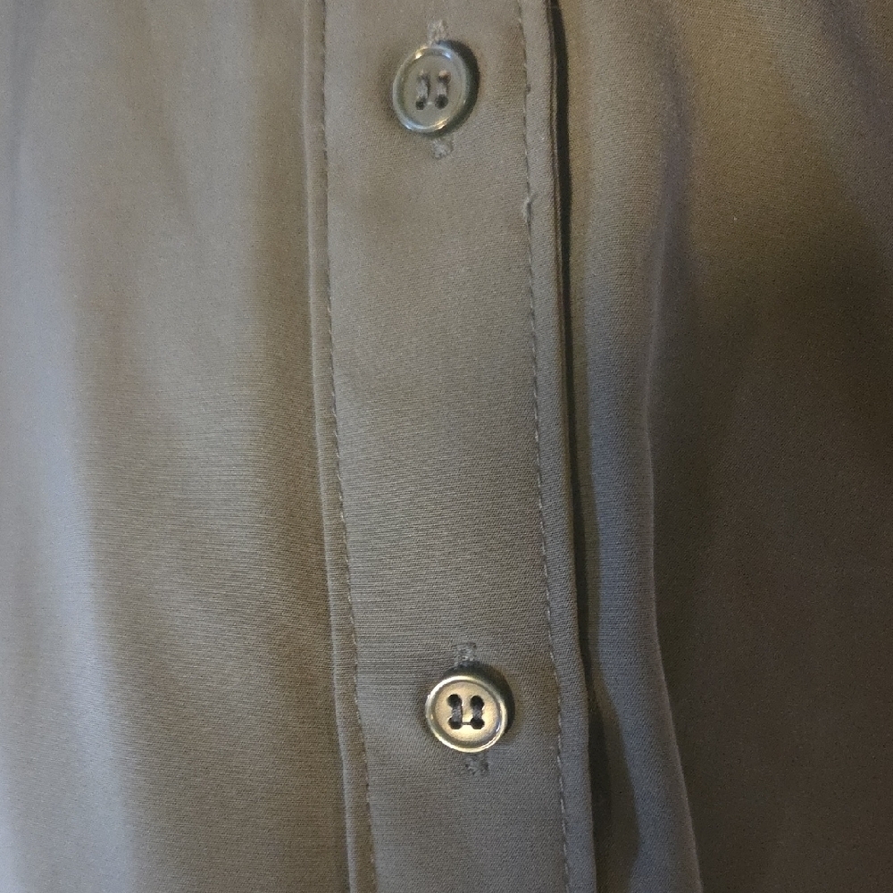 H&M Green Button-Up Blouse - Picture 4 of 6